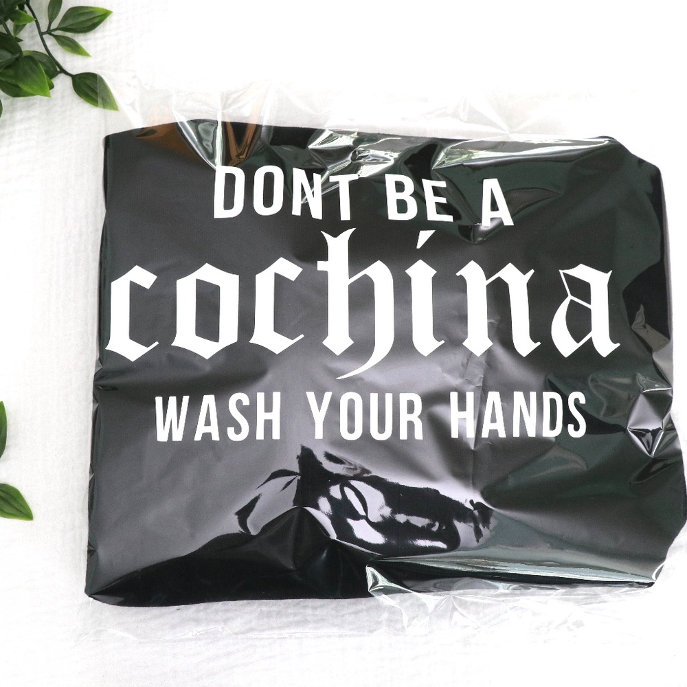 *LIMITED STOCK* Don't Be A Cochina T-shirt - Picture 5 of 5
